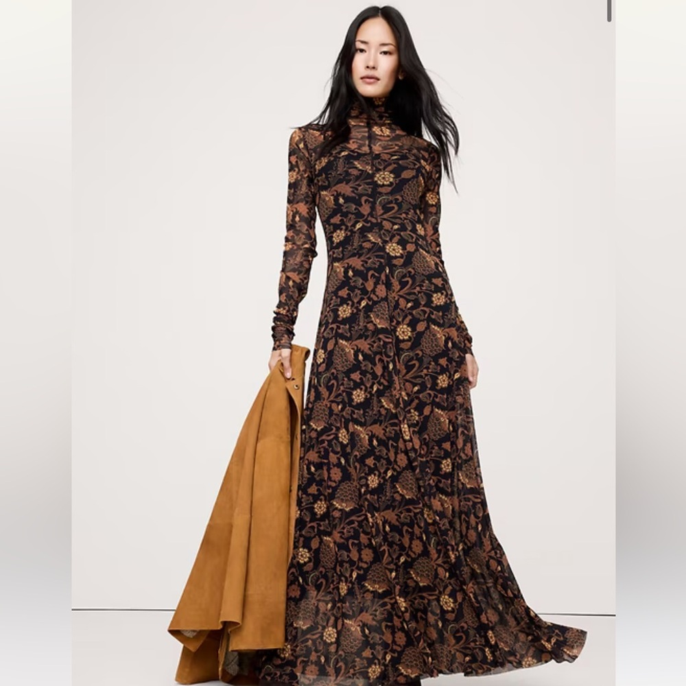 Sold out! Gorgeous banana republic long sleeve mash dress. Size small- worn once